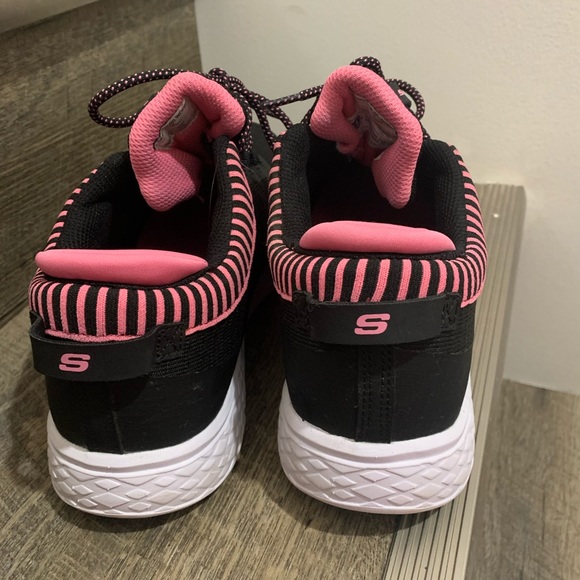 Skechers Safety Protective Shoes - Picture 4 of 5